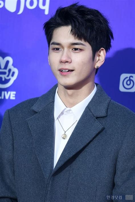 포토 워너원 옹성우 마냥 귀여운 미소~ 서울가요대상 네이트 뉴스