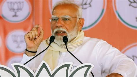 प्रधानमंत्री मोदी को तीसरी बार Pm बनाने के लिए अयोध्या के महंत परमहंस