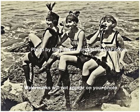 Old Antique Sexy Beautiful 1920 S Flappers Girls Women Bathing Suit Swimsuit Pinup Beach Photo