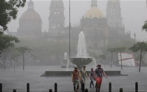 Entrada De Humedad Traer Lluvias Fuertes Y Actividad El Ctrica Para