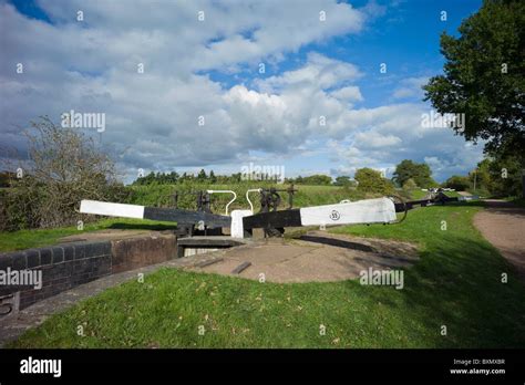 The Worcester and Birmingham canal at Tardebigge canal village in ...