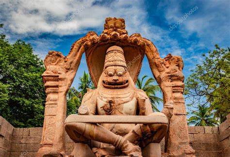 Narasimha Lakshmi Templo Hampi Arte De Piedra Antigua De Cerca