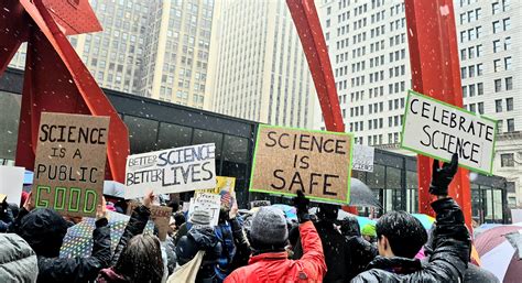 BETTER SCIENCE, BETTER LIVES. Chicago's StandUpForScience2025 rally