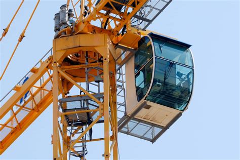 Crane Operators: How Much Training is Required? | Heavy Machinery World