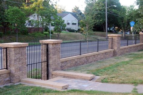 Retaining Wall Fence Concrete Retaining Walls Brick Fence Front Yard