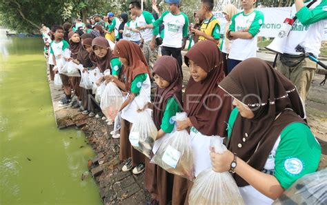 JOJONERS PEDULI LINGKUNGAN ANTARA Foto