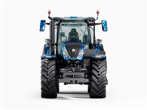 New Holland T7 Methane Power Lng Tractor Front Profile