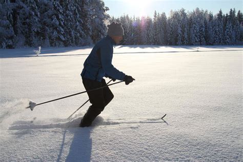 Lyhyesti lukijoilta Nyt hiihtäjät tehkää Kaukjärvelle itse omat