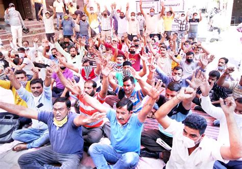 Phe Daily Wagers Agitation For Regularisation Enters Th Day