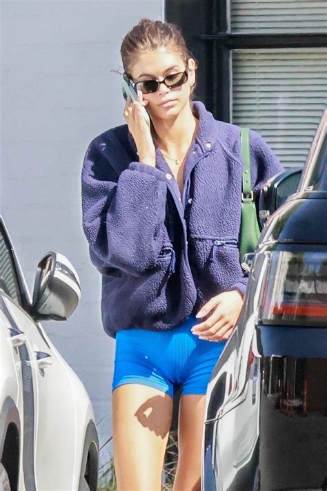 Kaia Gerber R Celebcameltoes