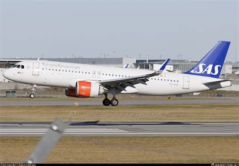 SE ROO SAS Scandinavian Airlines Airbus A320 251N Photo By Rickard