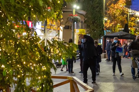 Fotogaleria Larbre De Nadal De Terrassa El Rei Dels Selfies