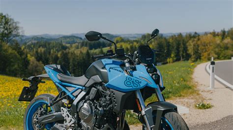 Suzuki GSX 8S Naked Bike Vergleich Test 2023