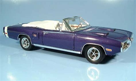 Coche Miniatura Dodge Coronet 1970 1 18 Yat Ming 1970 R T Rojo Coches