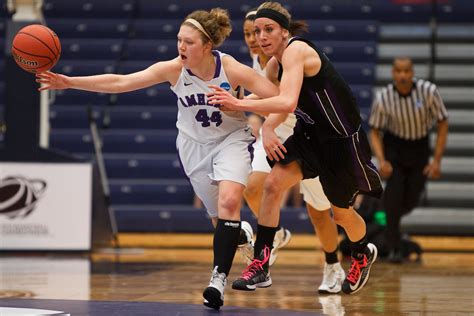 Amherst College Womens Basketball Loses Ot Heartbreaker I… Flickr