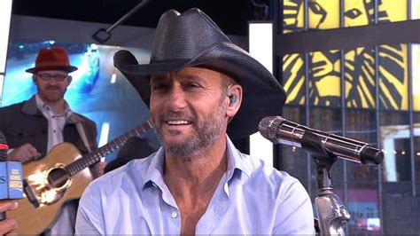 Video Tim McGraw Takes Fans to 'Sundown Heaven Town' - ABC News