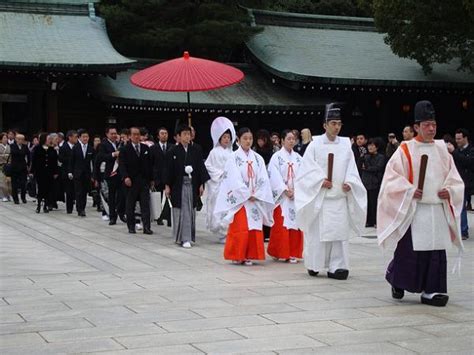 Japanese Wedding Traditions- Symbolize Purity and Obedience – Easyday