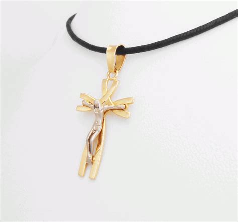 Crocifisso In Oro Bianco E Giallo 18 Kt Gr 2 80 Gioielleria Roma