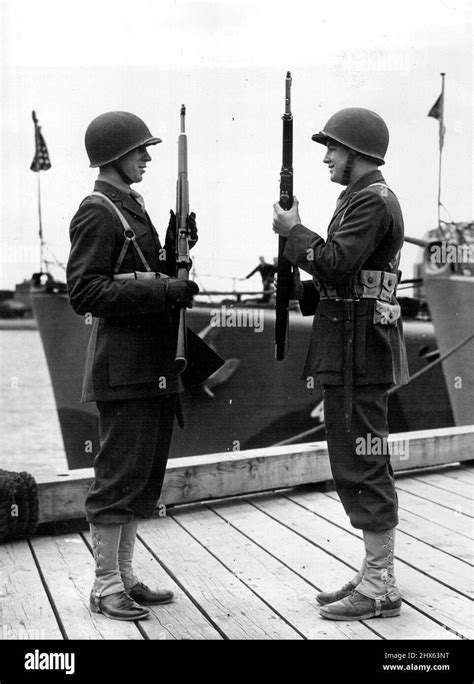 American Troops Marines in Ireland. October 5, 1942 Stock Photo - Alamy