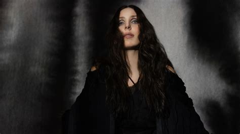 Chelsea Wolfe signs to Loma Vista, shares new single Dusk | Kerrang!