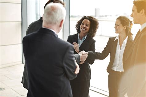 Professioneller H Ndedruck Und Gruppe F R Verhandlungen Am Arbeitsplatz