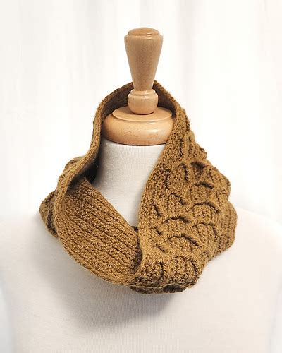 Ravelry Crocheted Honeycomb Cowl Pattern By Bonnie Groening