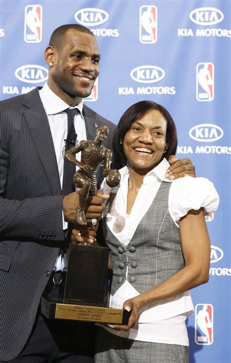 Lebron James Mom