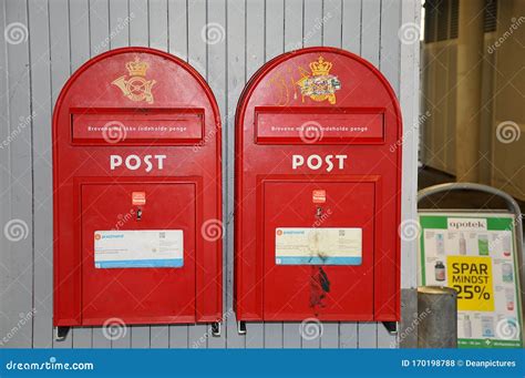 DINAMARCA CAIXA DE CARTA VERMELHA MAIS FAMOSA Foto De Stock Editorial