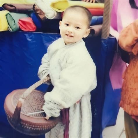 Predebut Wen Junhui Jeonghan Baby Pic Seventeen Junhui Seventeen Jun