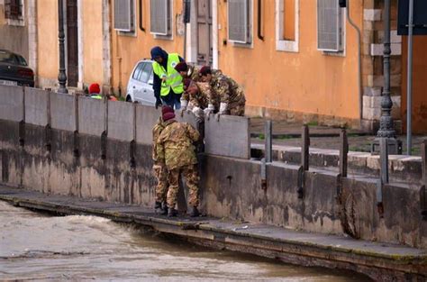 Maltempo Arno In Piena A Pisa E Firenze Il Mattino It Arno Italia