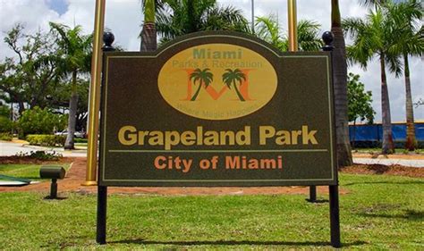 Grapeland Water Park - Miami Attractions