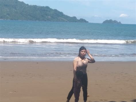 Pantai Cengkrong Tasik Madu Watulimo Ttenggaalek Menawarkan Keindahan