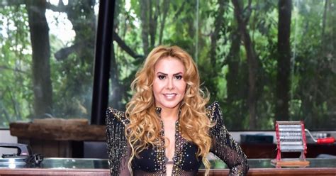 Joelma Foi Acusada De Ser Grosseira Um F Nos Bastidores De Um Show