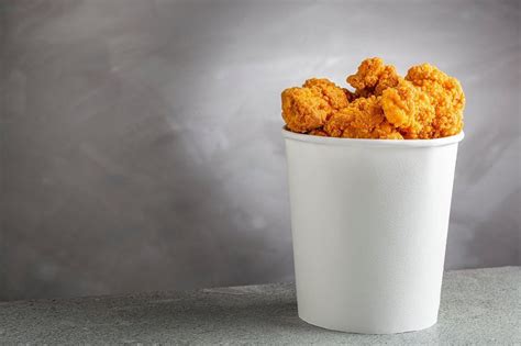 Crispy fried chicken in the bucket. Chicken bucket. Kfc, Chicken Bucket ...