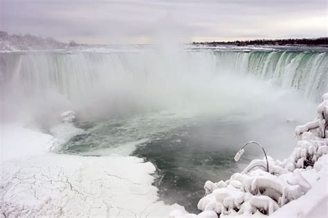 Niagara Falls Winter Tours From Toronto 🏅 [Queen Tour®]