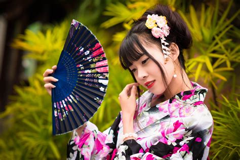 Picture Bokeh Hand Fan Girls Asian Hands 4000x2670