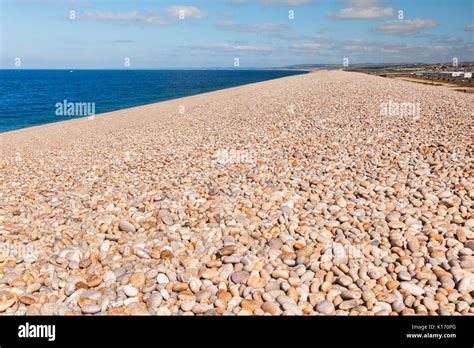 Chesil Beach Sunny Day Hi Res Stock Photography And Images Alamy