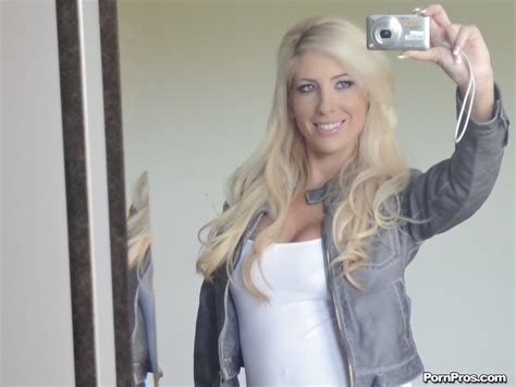 Platinum Blonde Beauty Tasha Reign Taking Selfies While Getting Naked