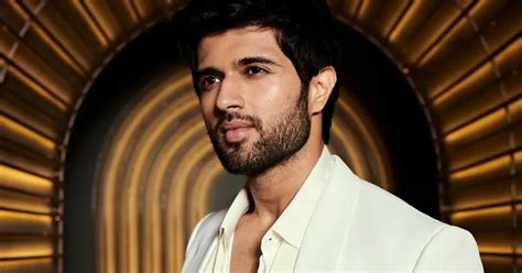 vijay devarakonda net worth   lifestyle car collection