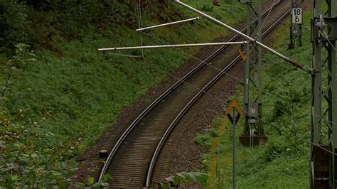 Drohender Erdrutsch H Llentalbahn L Nger Gesperrt Swr Aktuell