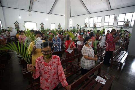 MISA MINGGU PALMA DI YOGYAKARTA ANTARA Foto