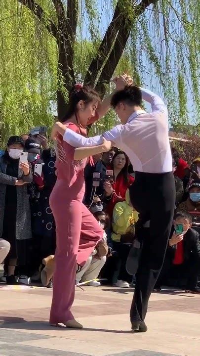 舞台无处不在 完美组合 舞蹈达人 Dance Duet 舞蹈 舞蹈 Douyin 抖音 抖音 跳舞 Music 跳舞 Fashion Funny