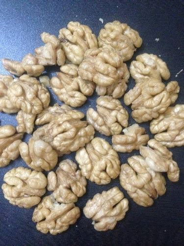 Walnut Kernel At Best Price In Srinagar Jammu And Kashmir Shaan