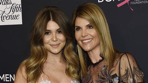 Lori Loughlin Parodies That College Admissions Scandal On Curb Your