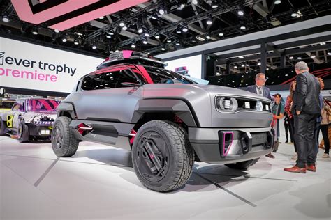 Будущий серийный Renault 4 дебюитровал в виде концепта Renault 4Ever ...