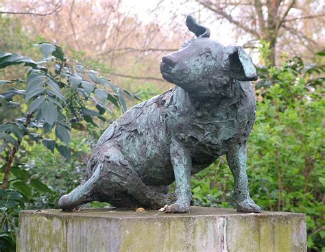 10 Adorable Bronze Animal Statues That You Will Want To Hug - Atlas Obscura