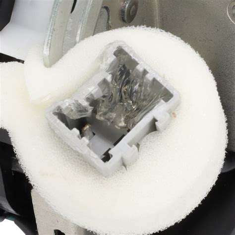 Genuine Ford Right Rear Door Lock Actuator suit Ford Falcon AU-BF