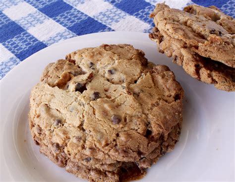 Mimis Kitchen Momofukus Cornflake Chocolate Chip Marshmallow Cookies