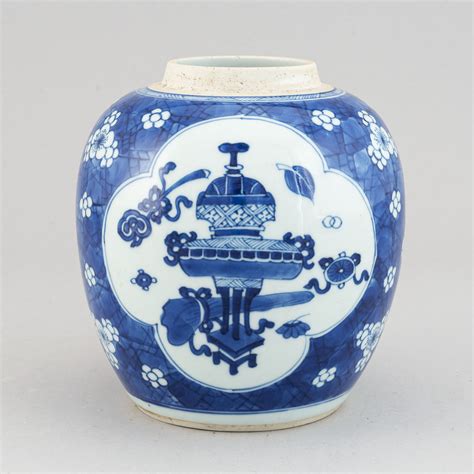 A Blue And White Jar Qing Dynasty Kangxi 1662 1722 Bukowskis