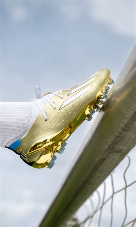 Adidas D Voile Les Crampons En Or De Lionel Messi Pour Sa Derni Re